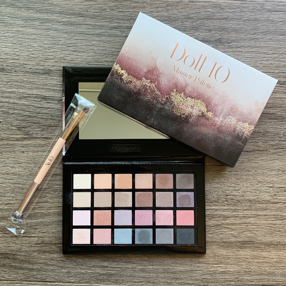 Doll 10 Master Eyeshadow Palette